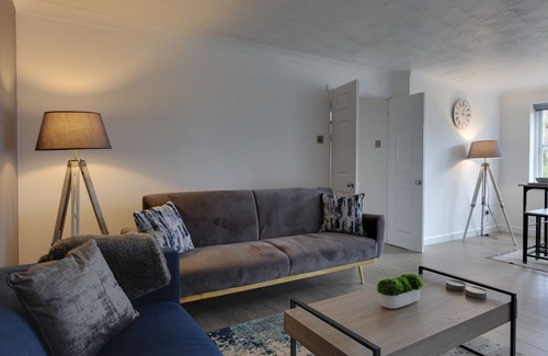 Bishop's Stortford Condo | Entire home/flat perfect for contractors