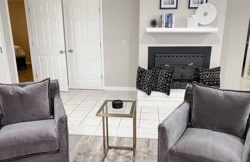 Conway House | Entire home in the heart of Conway!