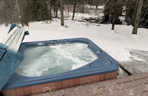 South Londonderry House | Entire home on 8 acres, private swim pond