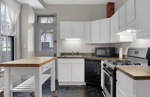 Harrisburg - Hershey House | Entire House: Historic Midtown - Quiet|Cozy|Clean