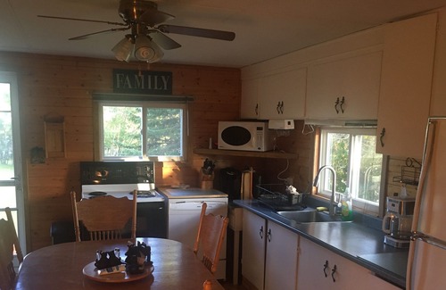 Torrington House | Entire Lakefront Family Cottage on Pine Lake