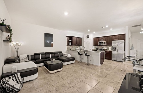 Pelican House | 🌴🥥🍹Entire Luxury Duplex With Gulf Access Canal View Saltwater Pool🌴🥥🍹