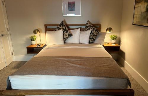 Newport Hotel | Entire Modern 7 Unit 7 Bath Boutique Inn