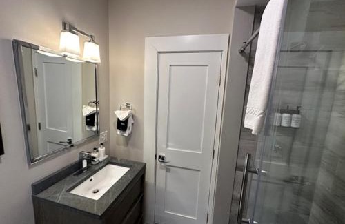 Newport Hotel | Entire Modern 7 Unit 7 Bath Boutique Inn