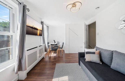Farringdon House | Entire Private Flat in Central London