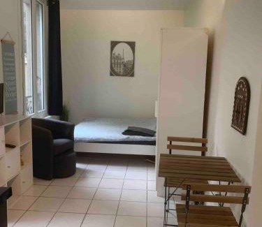 Quartier de la Chapelle Apartment | Entire Studio - Arena La Chapelle