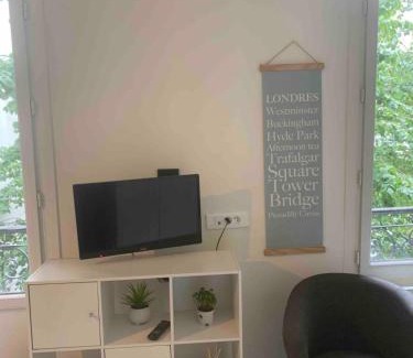 Quartier de la Chapelle Apartment | Entire Studio - Arena La Chapelle