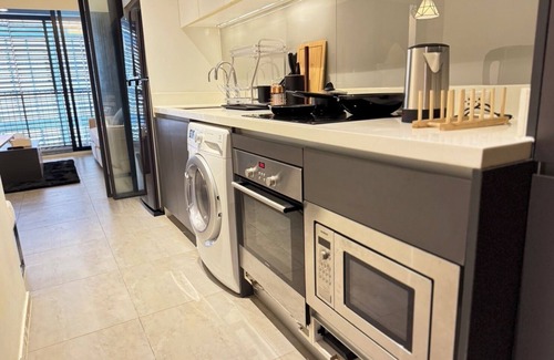 Bangkok Central Business District Condo | Entire Apartment 3 Beds 2 Bathrooms for 6Pax near BTSAsoke/Terminal21