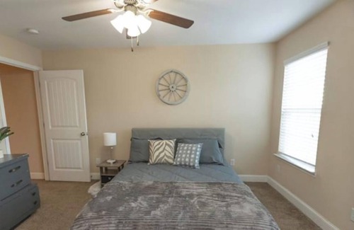 Smyrna House | Entire Town Home With A Beautiful Family Park!
