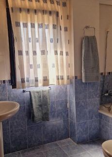 Almazan House | Entre Árboles y Río