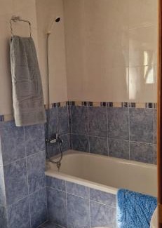 Almazan House | Entre Árboles y Río