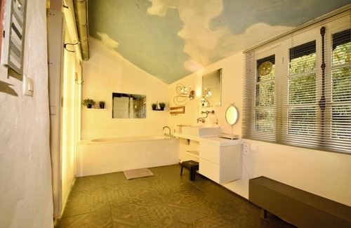 Rue House | Entre deux baies charming villa surrounded by a magnificent garden