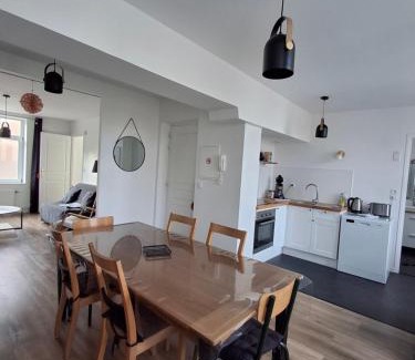 Arras Apartment | Entre les places, spacieux, calme, idéalement situé