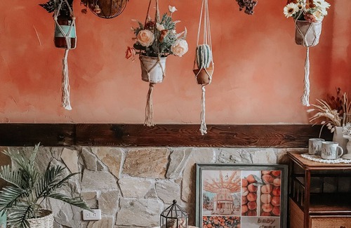 Ren'ai Bed & Breakfast | EOS Resort