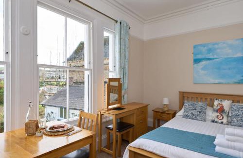 Hele House | Epchris House