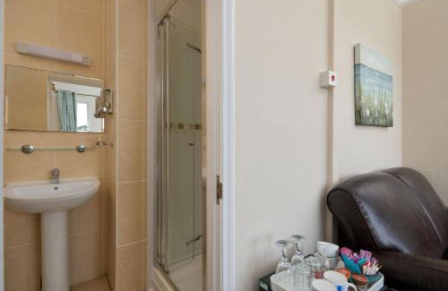 Hele House | Epchris House