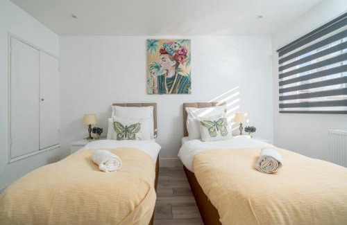 Hatfield Apartment | Ephatha Apartments 4-Bedrooms, Sleeps 11, Free Parking, Garden