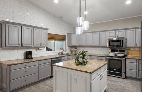 Peoria House | Epic 6BR w/Foosball + Popcorn | Pool + Fire Pit