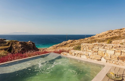 Elia Villa | Epic Twin | Luxurious 14 bedrooms villa for 28.