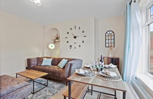 Newcastle-upon-Tyne House | Equipped & Cozy, Fast WiFi, Smart TV, Full Kitchen, Free Parking