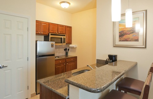 Lafayette Condo | Equipped King Suite | Free Daily Breakfast, Outdoor Pool + Hot Tub Access
