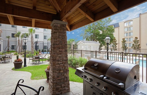 Lafayette Condo | Equipped King Suite | Free Daily Breakfast, Outdoor Pool + Hot Tub Access
