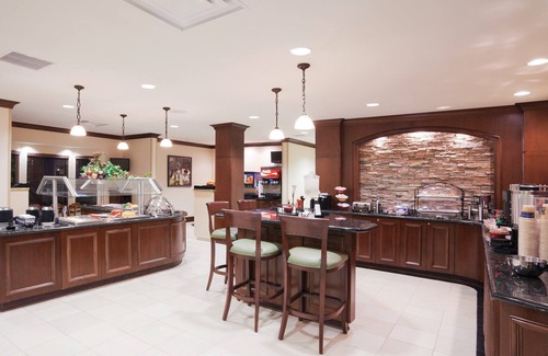 Lafayette Condo | Equipped Suite | Free Daily Breakfast, Outdoor Pool + Hot Tub Access
