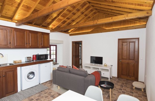 Horta Apartment | Erica Azorica apartment, rustic and with stunning landscape