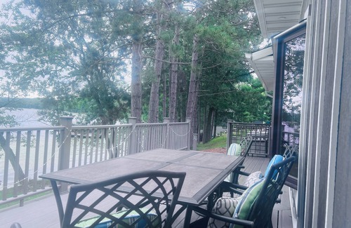 Hillman Cabin | Erskine Escape: kayak, paddle board, paddle boat+