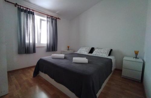 Zrce Apartment | Ervin cosy two bedroom apartment center