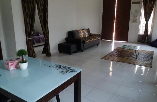 Malacca City House | Eryna Homestay Melaka