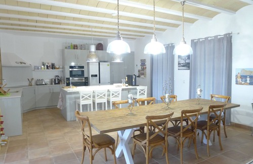 Binisafua Villa | VILLA BINIMIGI - BEACH FRONT 4 SUITES WIFI SATELLITE