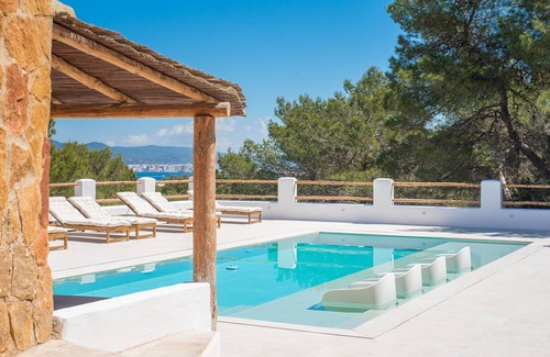 San Antonio Bay Villa | VILLA HORIZONTE