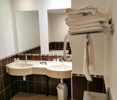 Saint-Roch Hotel | Esatitude Hotel