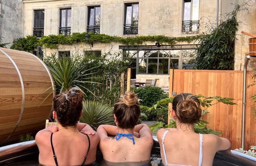 La Rochelle City Centre House | ESCALE ROCHELAISE, spa and sauna, urban gîte, La Rochelle, city center