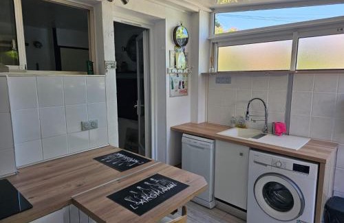 Toulon - Hyeres Apartment | Escapade à 2 à 300 mètres de la mer tout confort