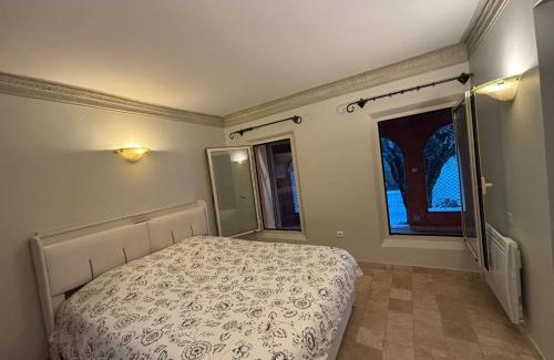 Saint-Martin-du-Var Apartment | Escapade entre Mer et Montagnes