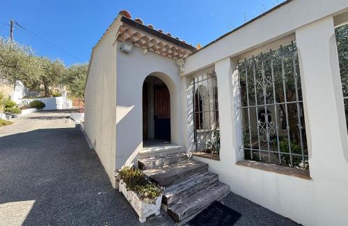 Saint-Martin-du-Var Apartment | Escapade entre Mer et Montagnes