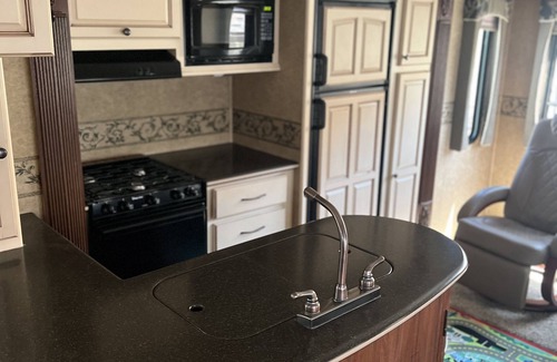 American Canyon House | Escape from all the noise and stay in this napa valley campsite