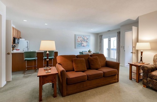 French Lick Villa | Escape in French Lick | 2 Villas with Kitchen, Balcony, & Indoor Pool