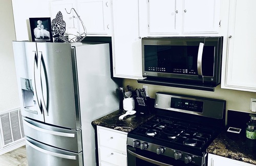 Las Vegas House | ESCAPE THE MADNESS with no better place to relax! NEW LUXURY SPA AND HUGE POOL!