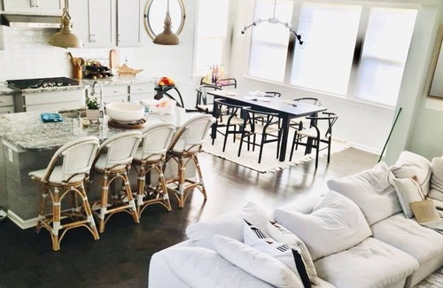 Greensboro House | Escape to a Serene Oasis: Luxury by Lake Townsend