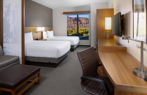Moab Hotel | Escape to Nature's Bliss! Complimentary Breakfast, Pool, and Hot Tub!