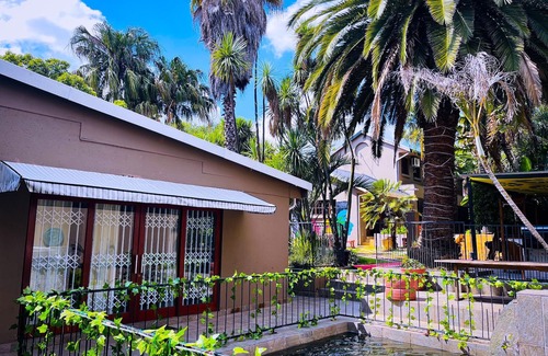 Greater Johannesburg Metropolitan Area House | Escape to Paradise. Your Tranquil Oasis Getaway to Relax & Recharge Awaits You!