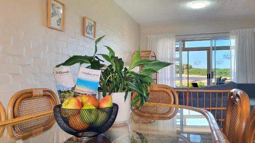 Aston Bay Apartment | Escape to Paradise: Beachside Apartment