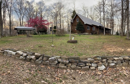 Monteagle Cabin | Escape to the beauty of Monteagle with this private bluff-top cabin