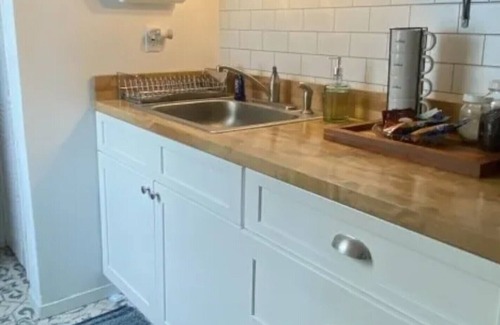 Highlands House | Escape to the charming seaside town of Highlands, New Jersey to a cozy Bungalow