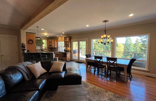 Alta House | Escape to the Woods, Lux & Fun!