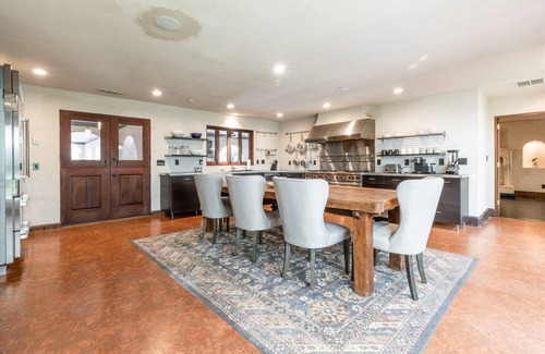 Marietta House | Escape to Villa Flora: 15% Off thru Oct!