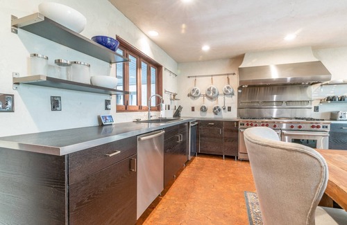 Marietta House | Escape to Villa Flora: 15% Off thru Oct!